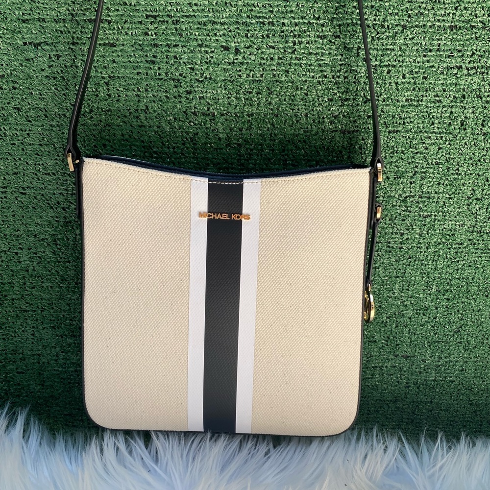 SALE! Michael Kors Jet Set Travel bag